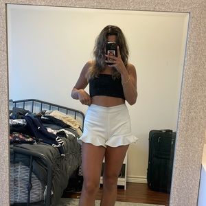 Super cute white Zara shorts with ruffles!
